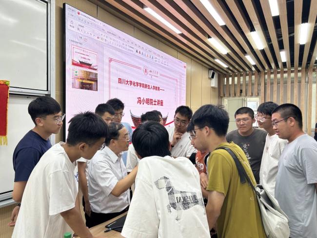 f221cd43c0d5e1b2727b0f056bb6f46d_720